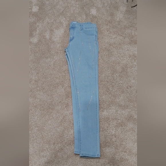 jeans with all the drama and flare - Picture 4 of 6